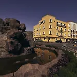 Flora Hotel Suites