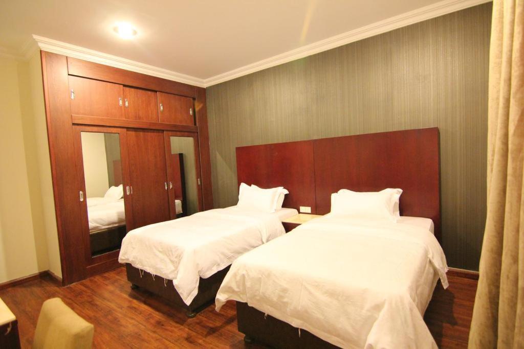 Flora Suites Aparthotel